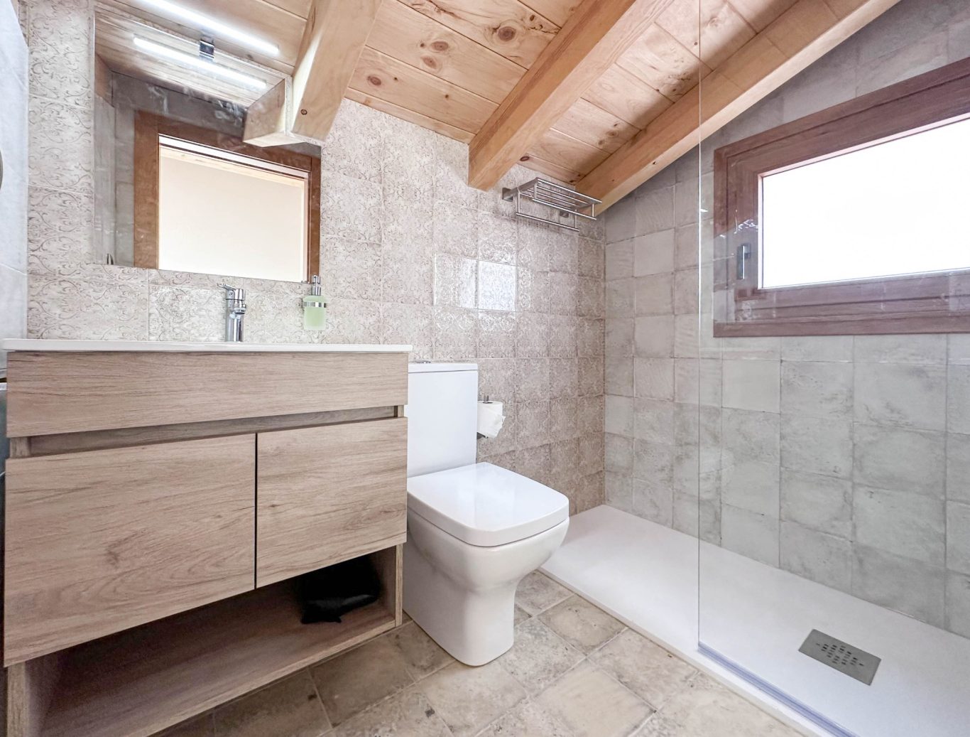 Baño de habitación doble 6